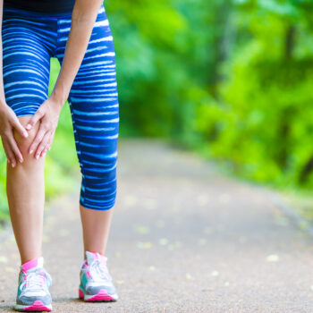 Genoptræning af knæskade kan ske hurtigere med Kaatsu (okklusionstræning). Den lave belastning og de færre smerter gør Kaatsu optimalt til genoptræning